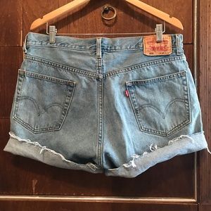 Levi highwaisted shorts